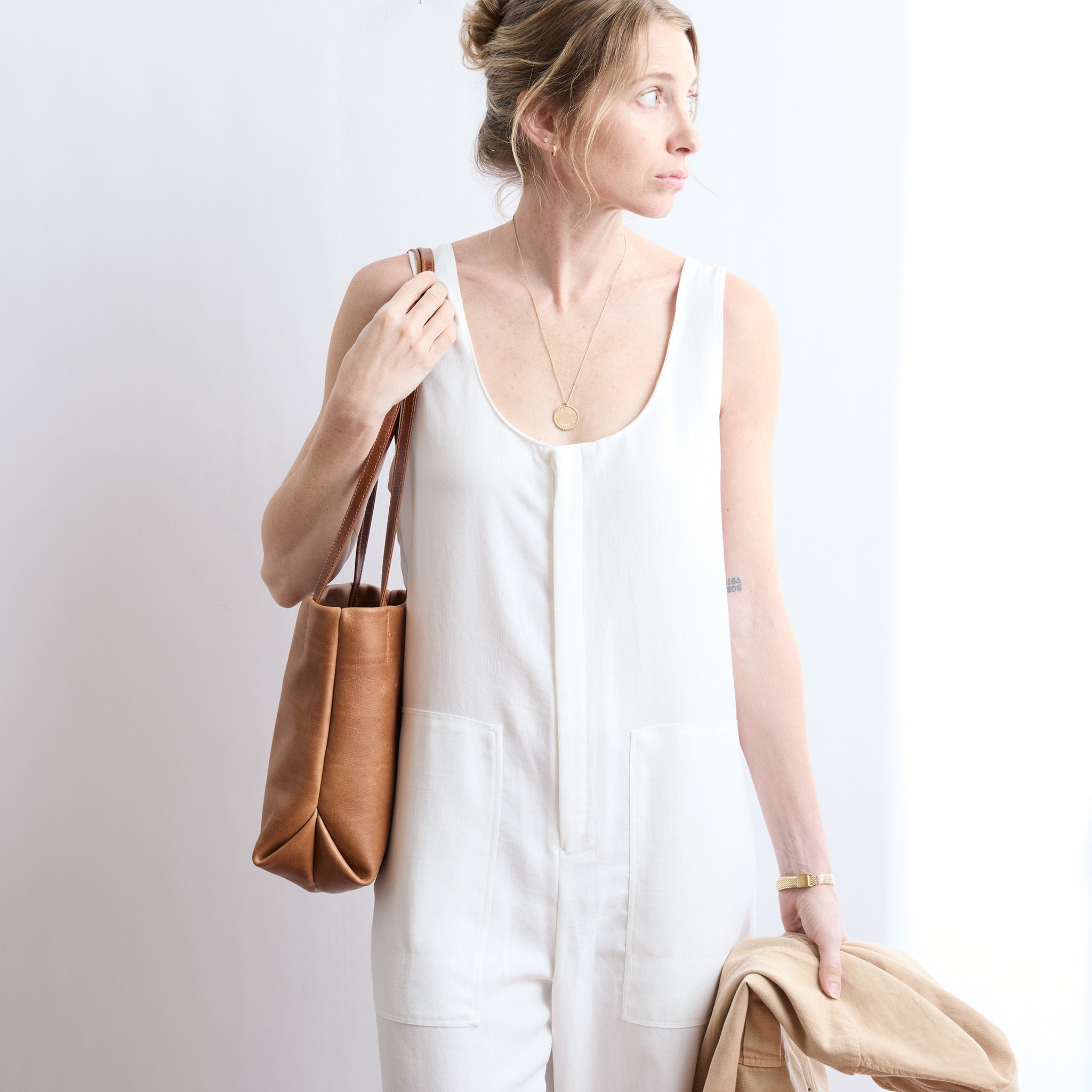 ballet tote in premium saddle