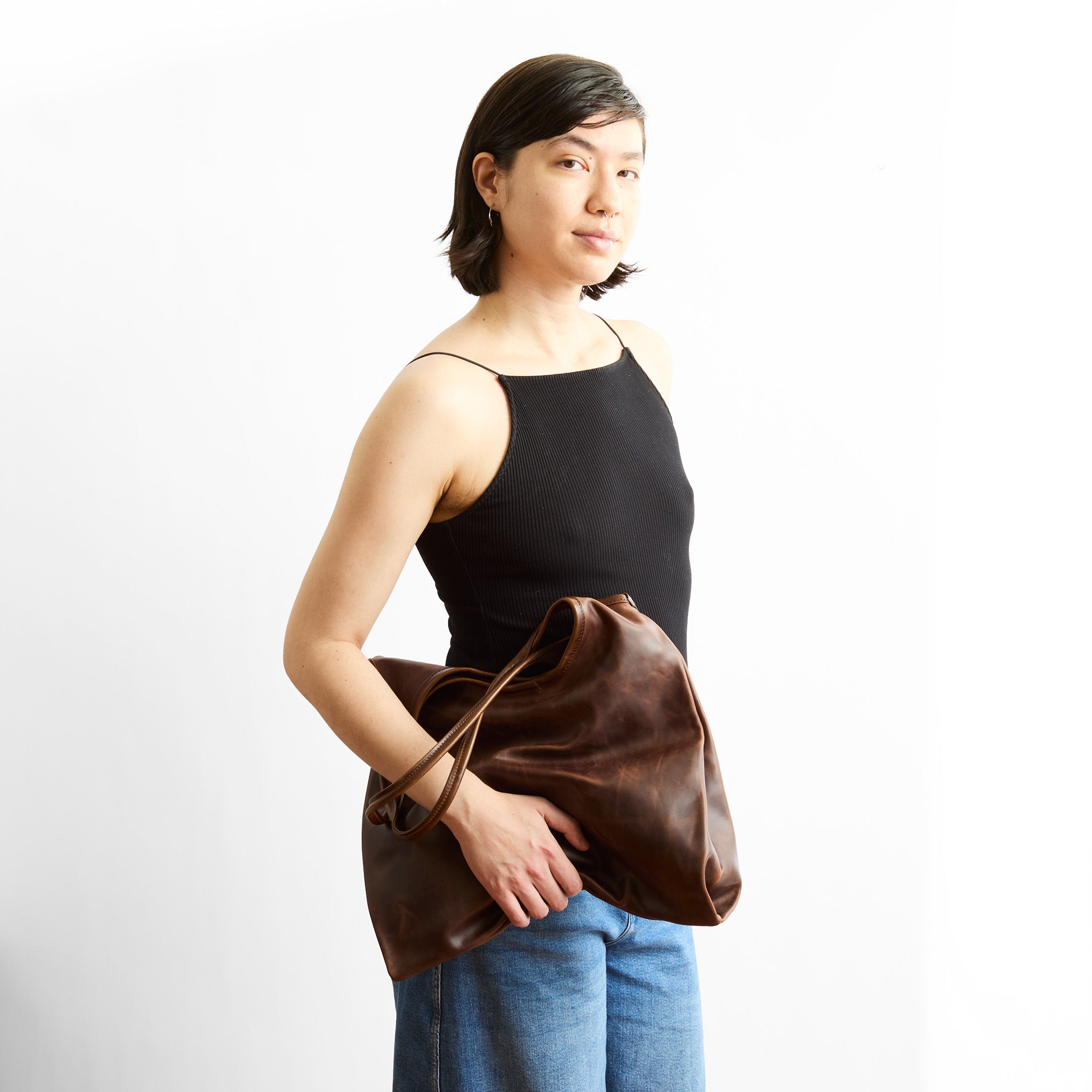 envelope tote in bourbon