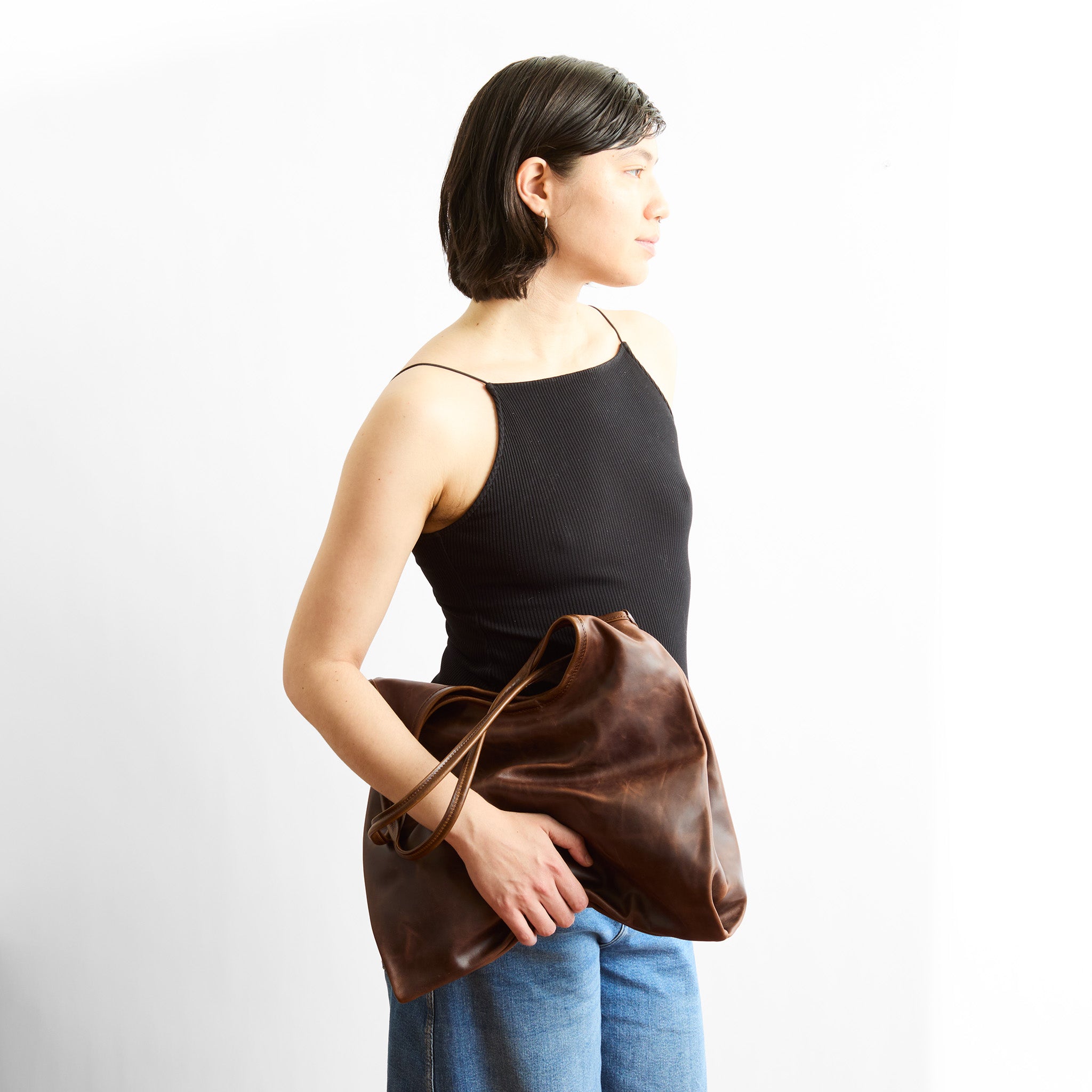 envelope tote in bourbon