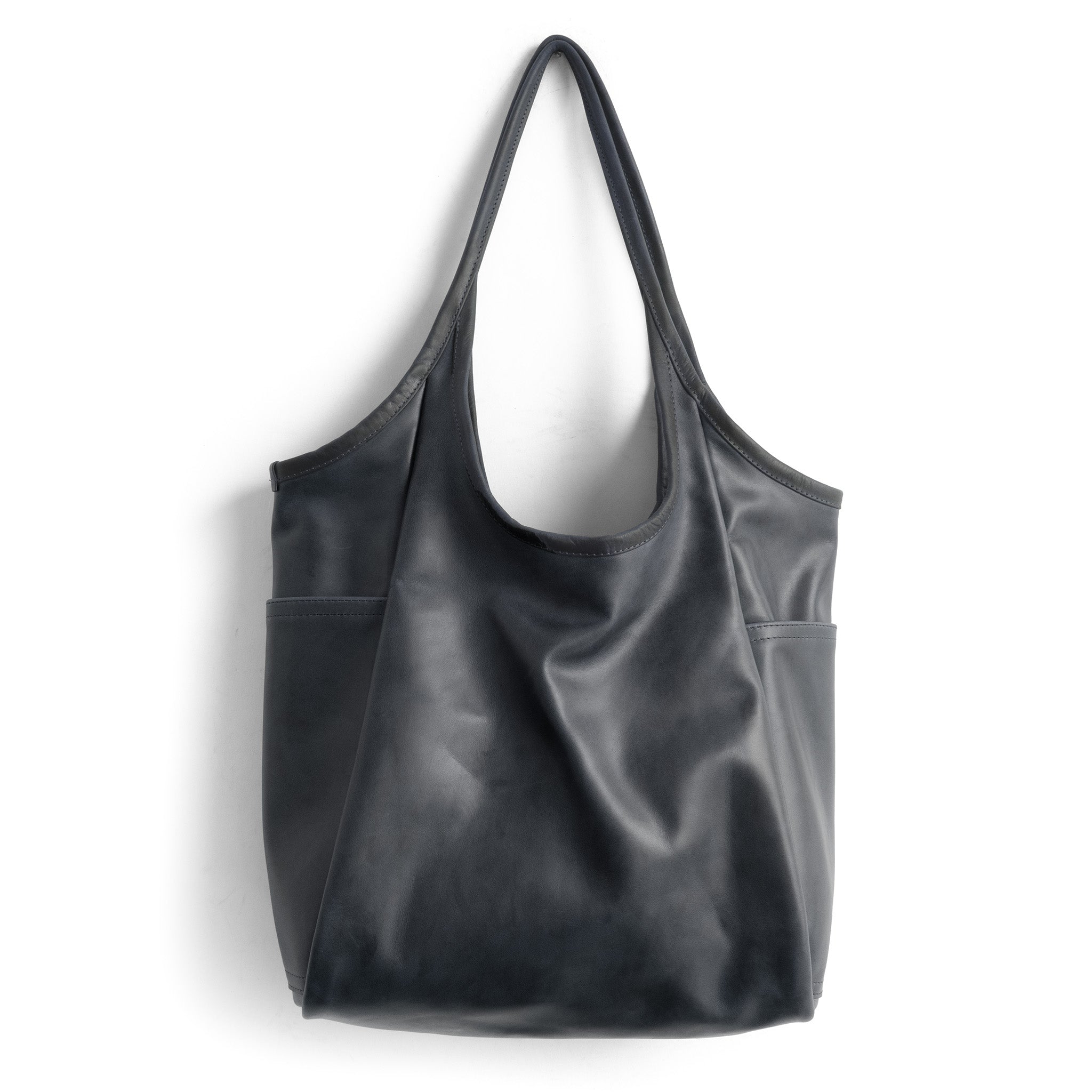 minimal tote in pure grey