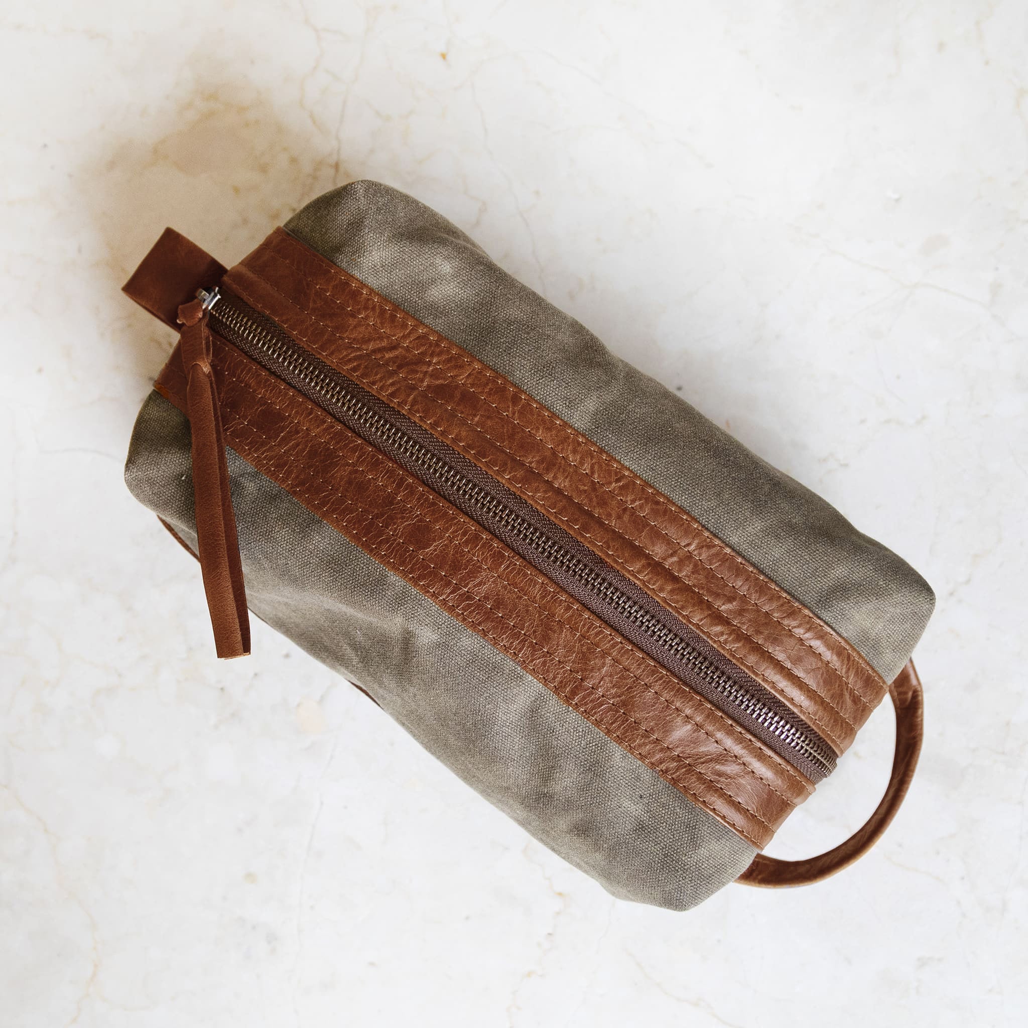 ditty bag with saddle top binding and chestnut zipper