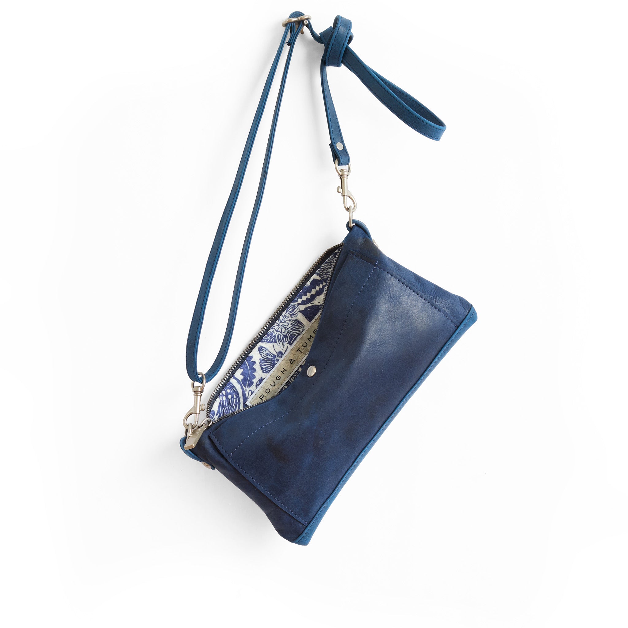 XL bon bon in sailboat, showcasing interior frolic lining