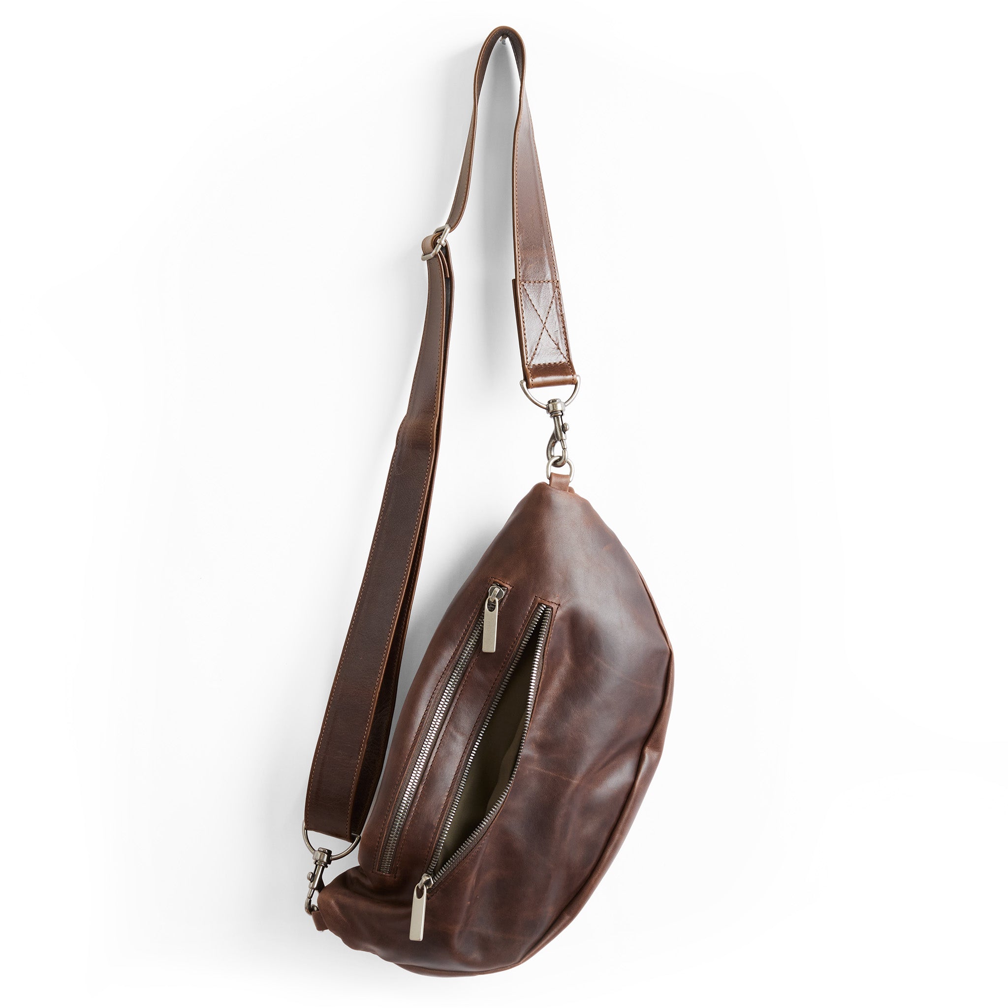 lissa in bourbon, showcasing the back zippered pockets